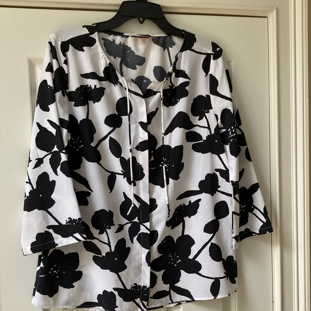 Crosby Black and White Boxy Tie Front Blouse